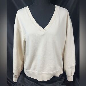 UNIVERSAL THREAD- Cream, V-neck pullover.